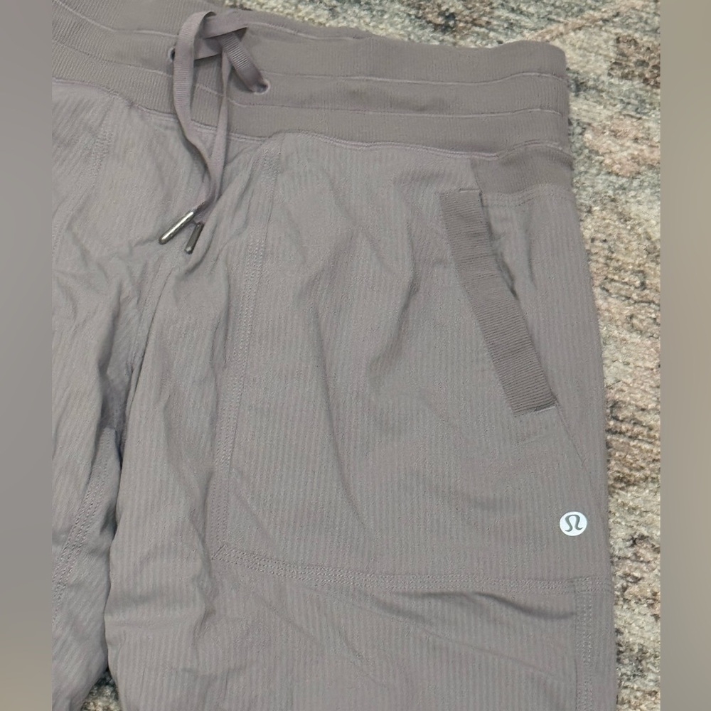 lululemon gray Dance studio pants sz 4 regular mid rise full length retail: $128 - Picture 5 of 16